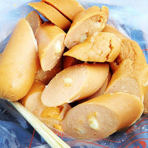 2. ฟุตลอง/ ไส้กรอก (รสชีส)